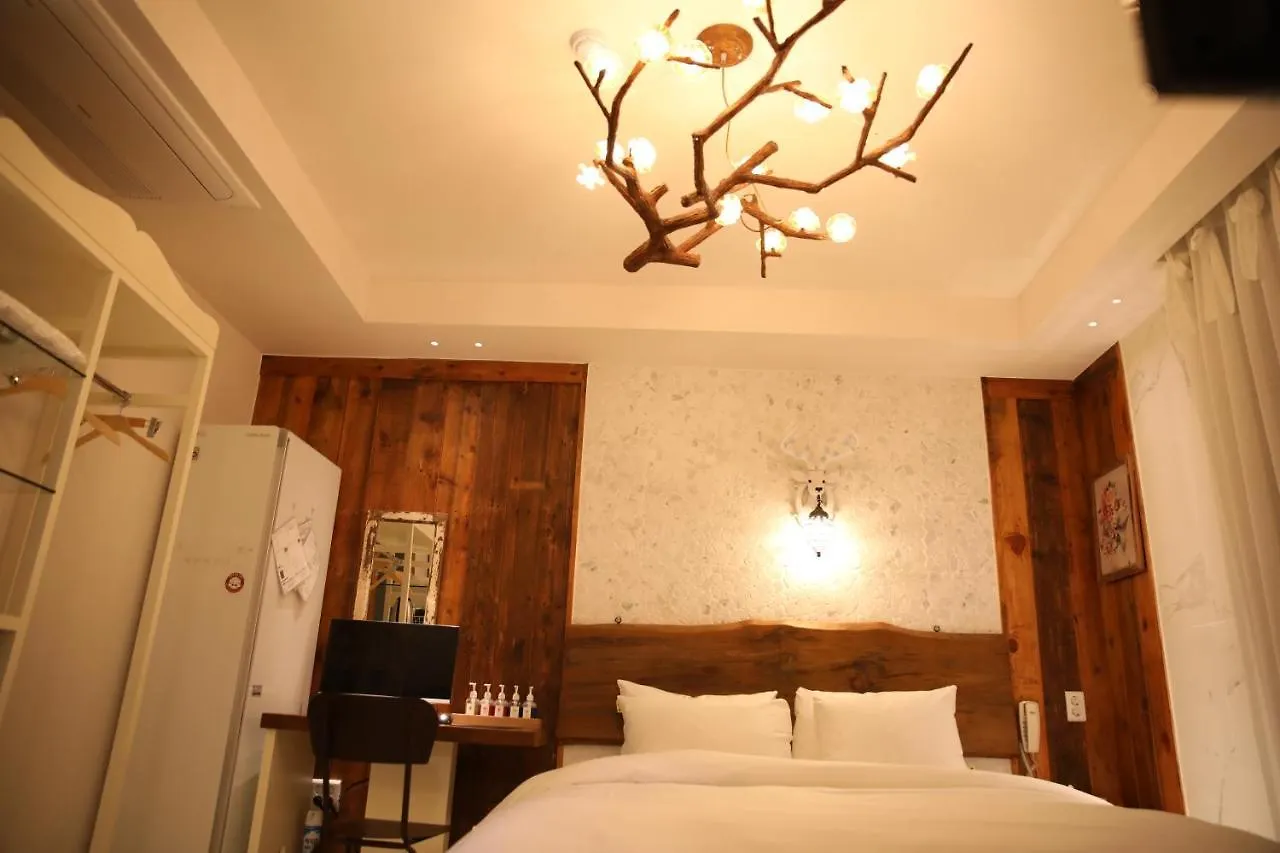 New February Hotel Sinho Busan