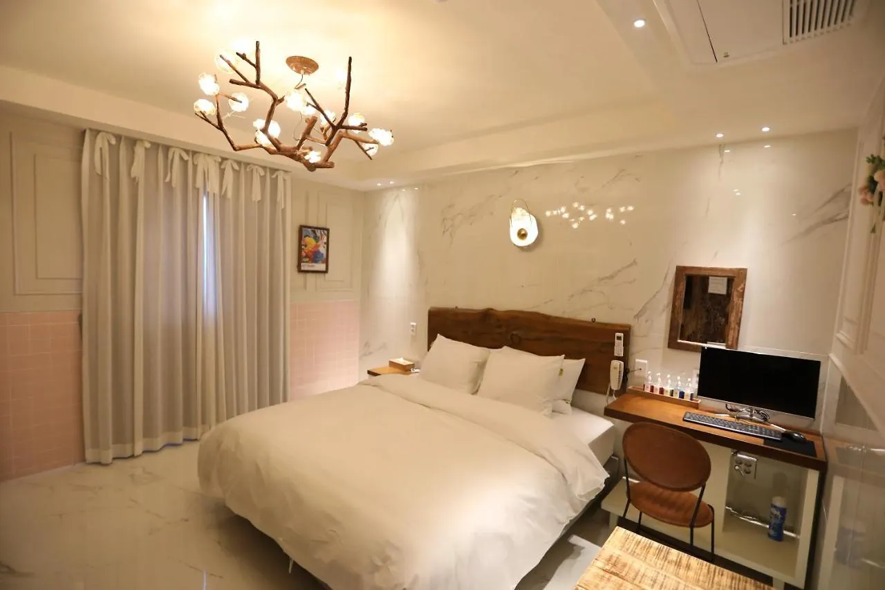New February Hotel Sinho Busan