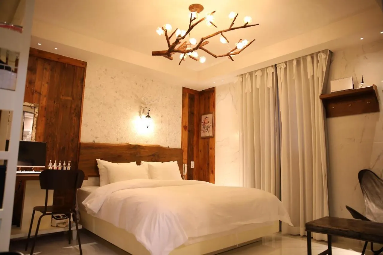 New February Hotel Sinho Busan